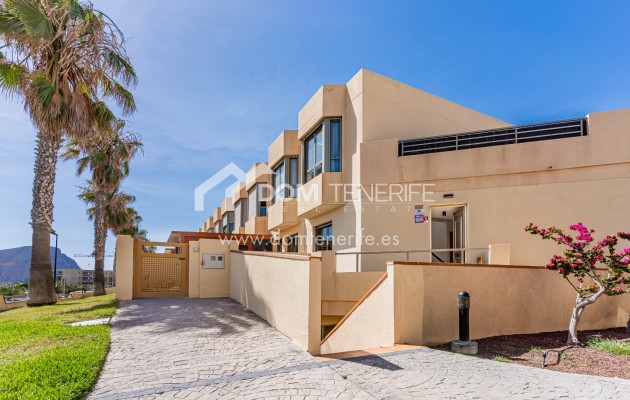 Venta - Chalet adosado -
Granadilla de Abona  - La Tejita
