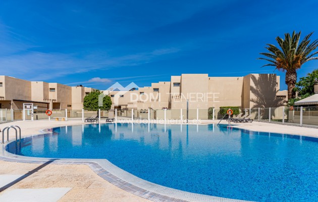 Venta - Chalet adosado -
Granadilla de Abona  - La Tejita