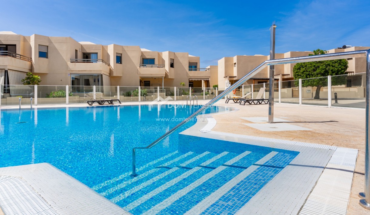Venta - Chalet adosado -
Granadilla de Abona  - La Tejita