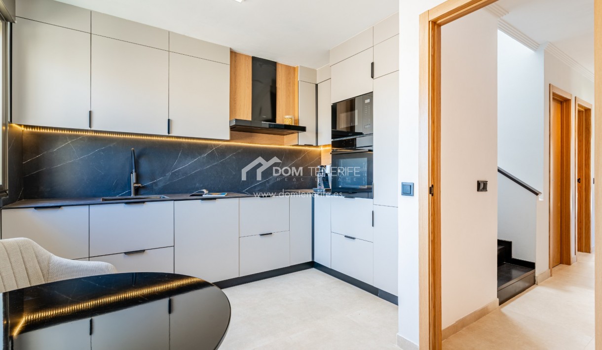 Venta - Chalet adosado -
Granadilla de Abona  - La Tejita