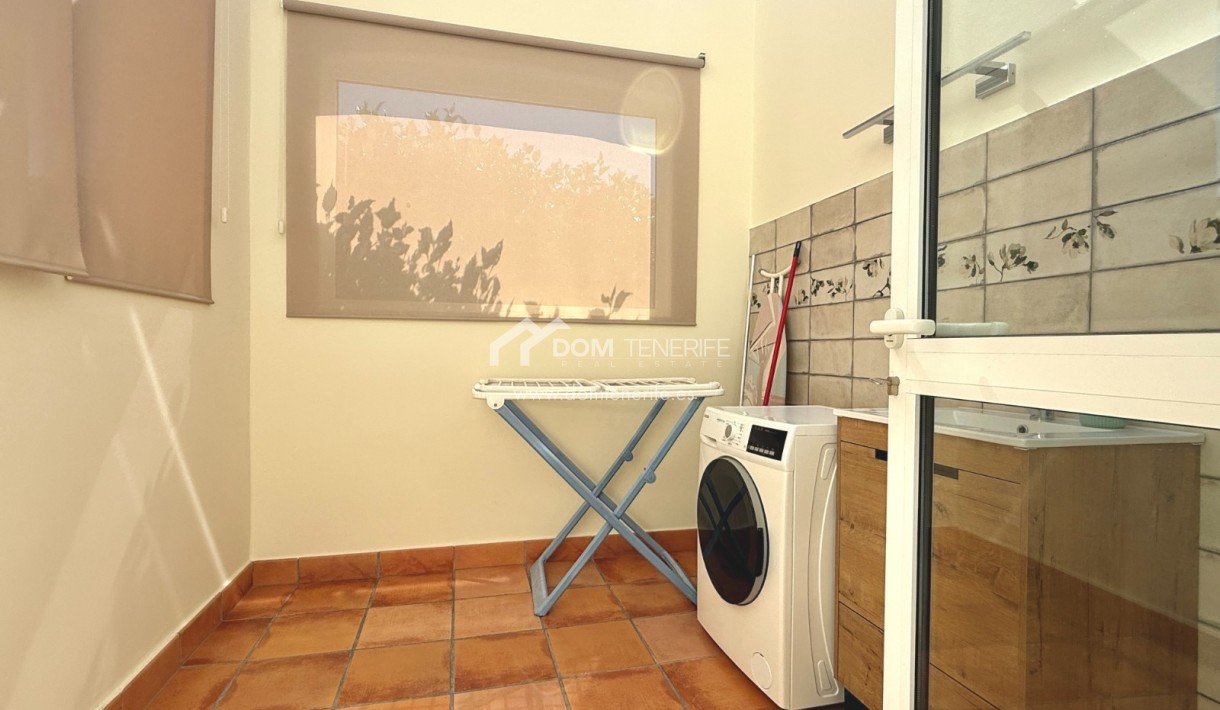 Venta - Chalet pareado -
Adeje - La Caleta