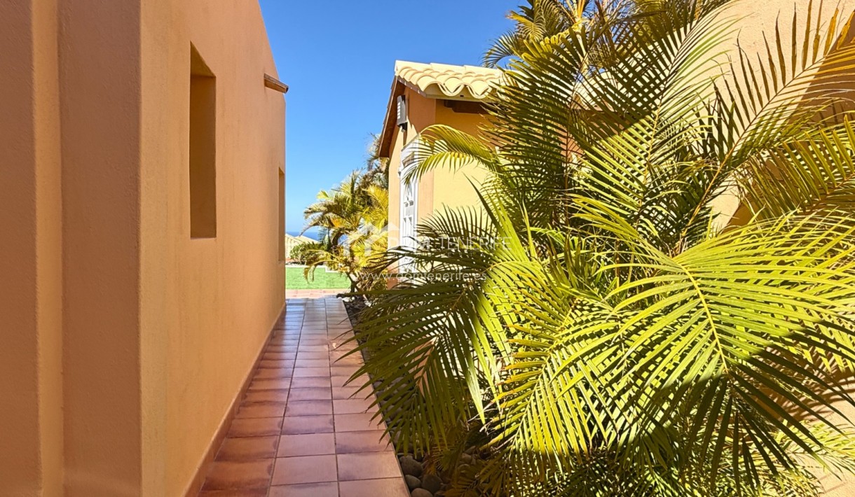 Venta - Chalet pareado -
Adeje - La Caleta