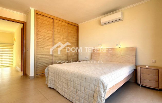 Venta - Chalet pareado -
Adeje - La Caleta