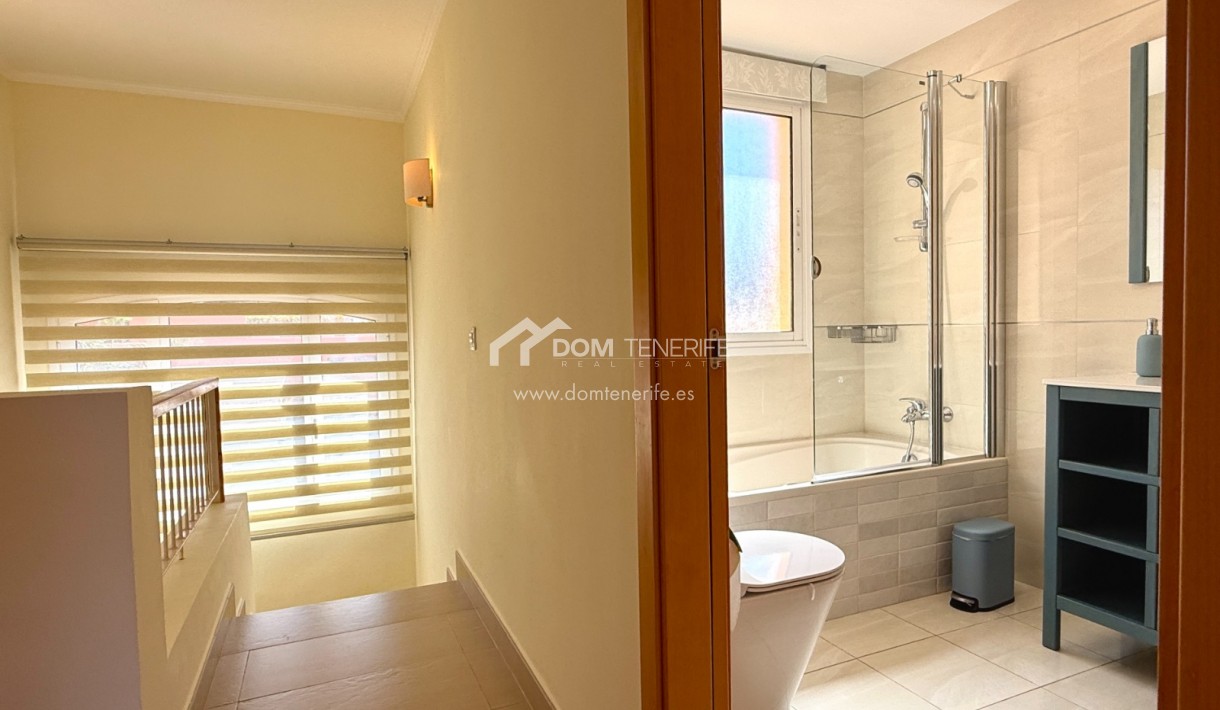 Venta - Chalet pareado -
Adeje - La Caleta