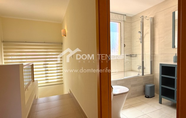 Venta - Chalet pareado -
Adeje - La Caleta