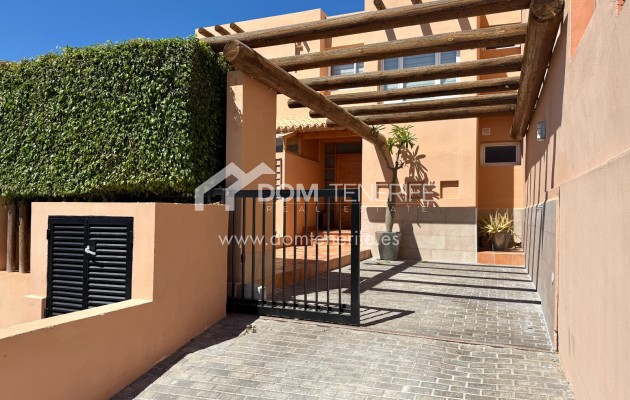 Venta - Chalet pareado -
Adeje - La Caleta