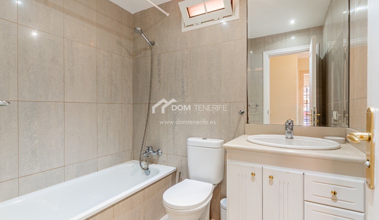 Sale - Apartment -
Adeje - El Duque