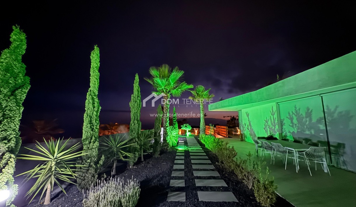Venta - Chalet independiente -
Guía de Isora  - Abama