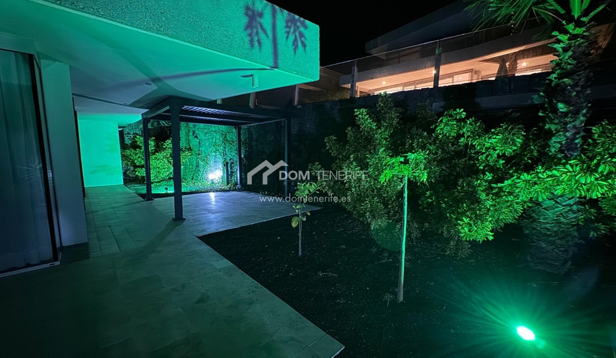 Venta - Chalet independiente -
Guía de Isora  - Abama