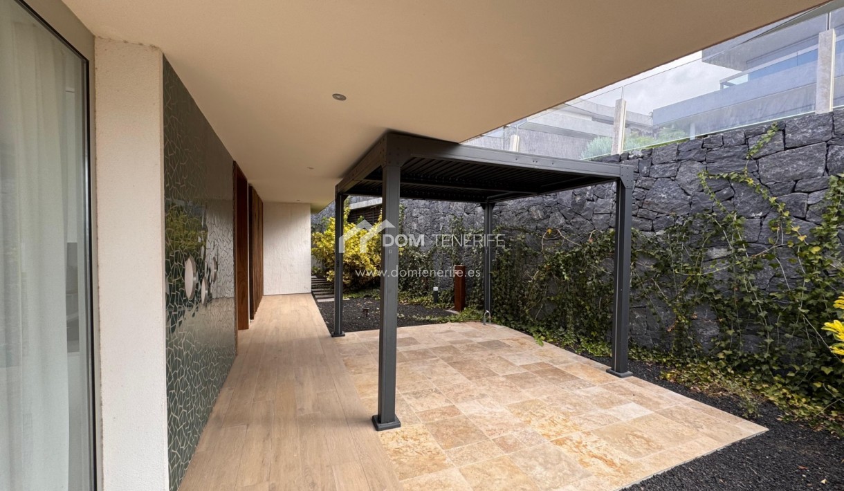 Venta - Chalet independiente -
Guía de Isora  - Abama