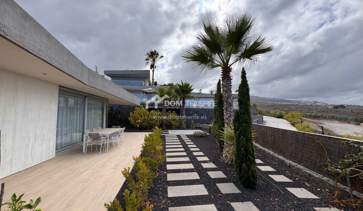 Venta - Chalet independiente -
Guía de Isora  - Abama