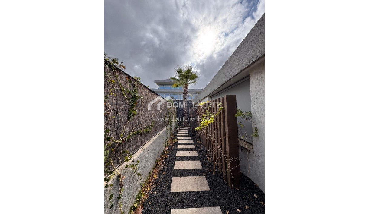 Venta - Chalet independiente -
Guía de Isora  - Abama