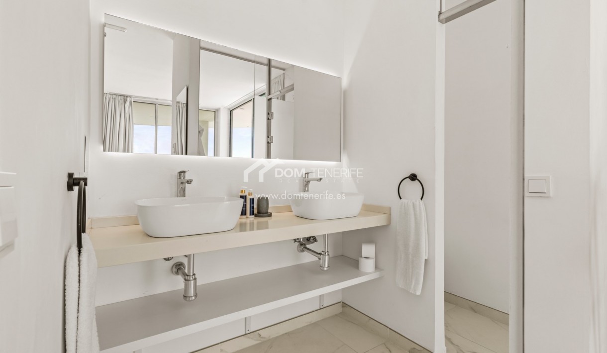 Sale - Apartment -
Santiago del Teide - Los Gigantes