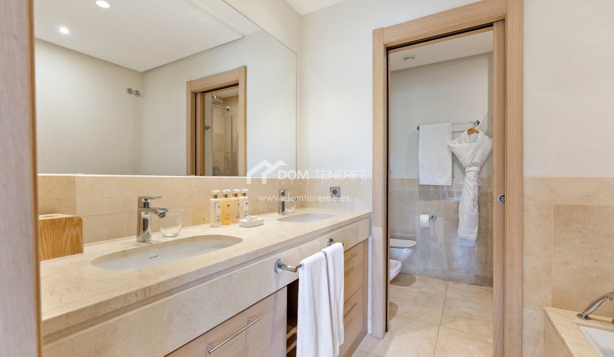 Venta - Apartamento -
Guía de Isora  - Abama