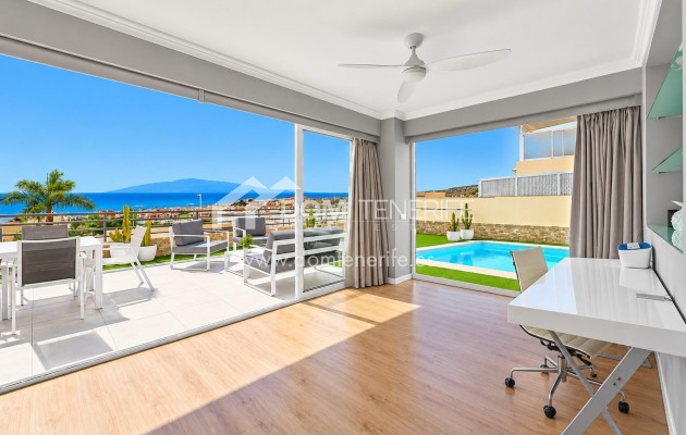 Venta - Chalet independiente -
Adeje - El Madroñal