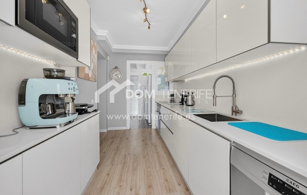 Venta - Chalet independiente -
Adeje - El Madroñal