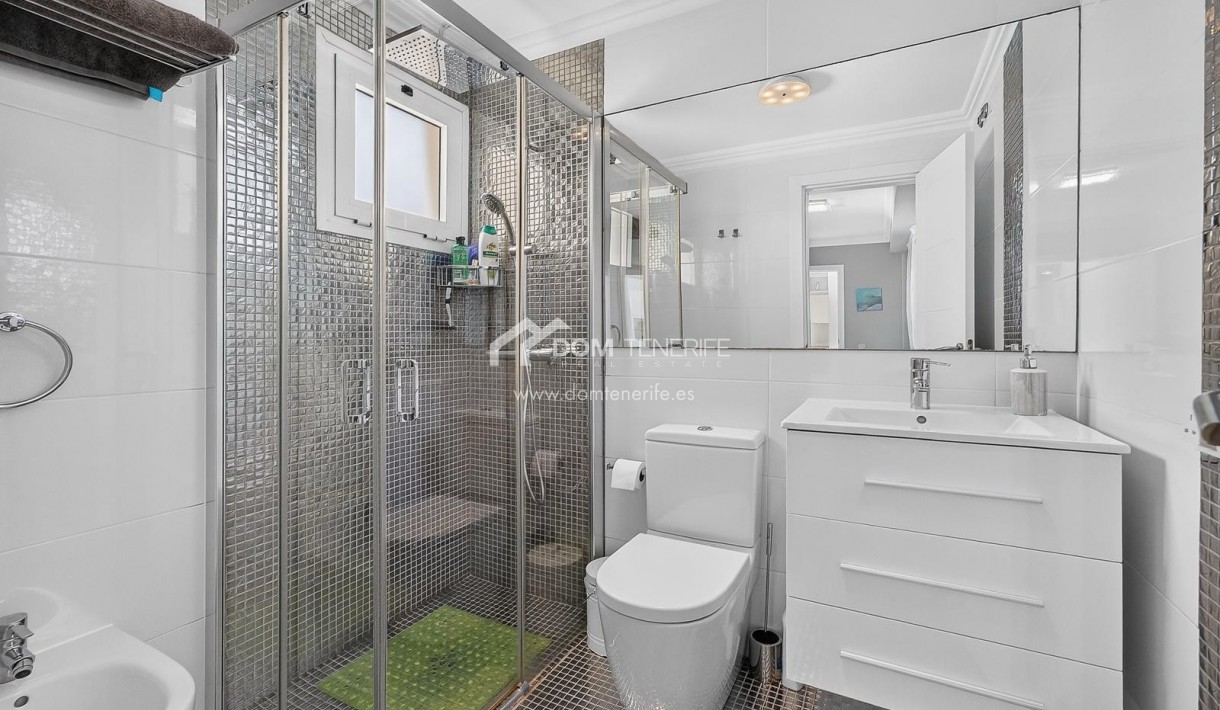 Venta - Chalet independiente -
Adeje - El Madroñal