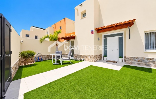 Venta - Chalet independiente -
Adeje - El Madroñal