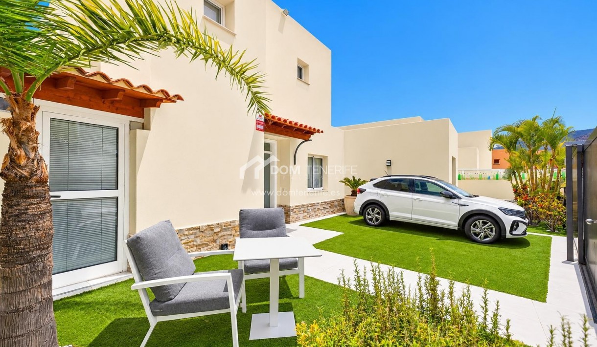 Venta - Chalet independiente -
Adeje - El Madroñal