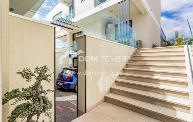 Venta - Chalet independiente -
Adeje - El Madroñal