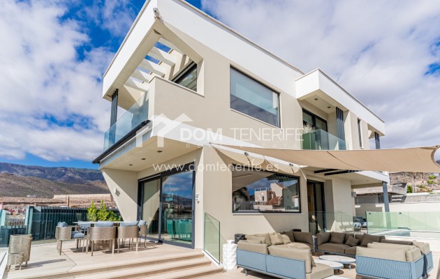 Venta - Chalet independiente -
Adeje - El Madroñal