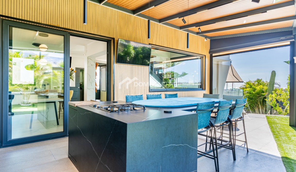 Venta - Chalet independiente -
Adeje - El Madroñal