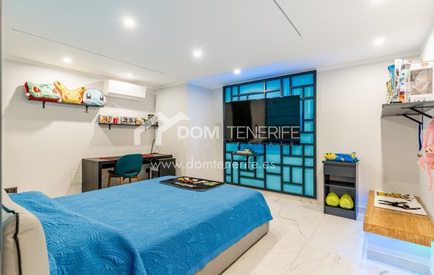 Venta - Chalet independiente -
Adeje - El Madroñal