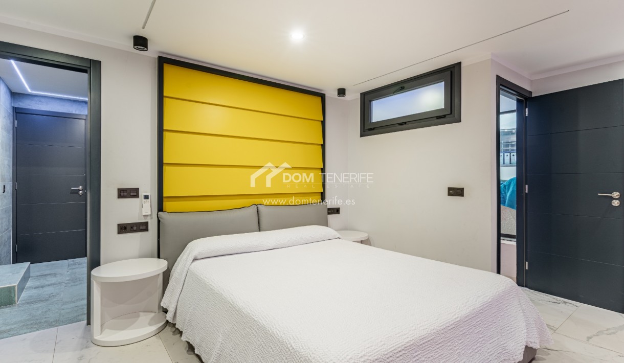 Venta - Chalet independiente -
Adeje - El Madroñal