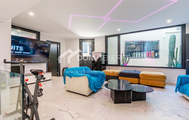 Venta - Chalet independiente -
Adeje - El Madroñal