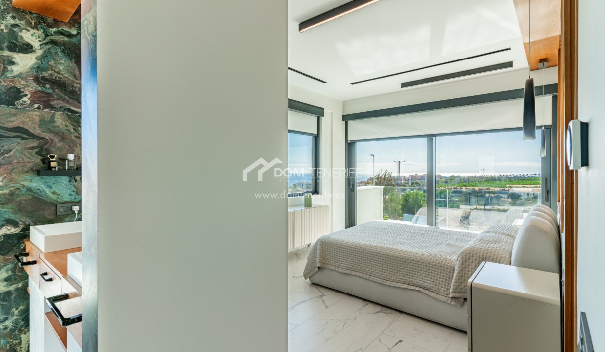 Venta - Chalet independiente -
Adeje - El Madroñal