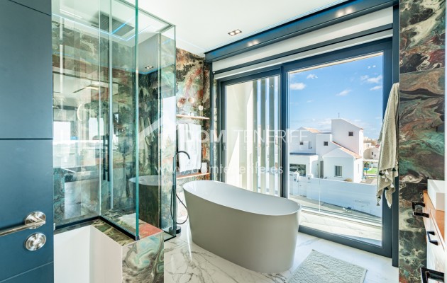 Venta - Chalet independiente -
Adeje - El Madroñal