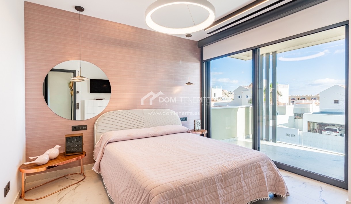 Venta - Chalet independiente -
Adeje - El Madroñal