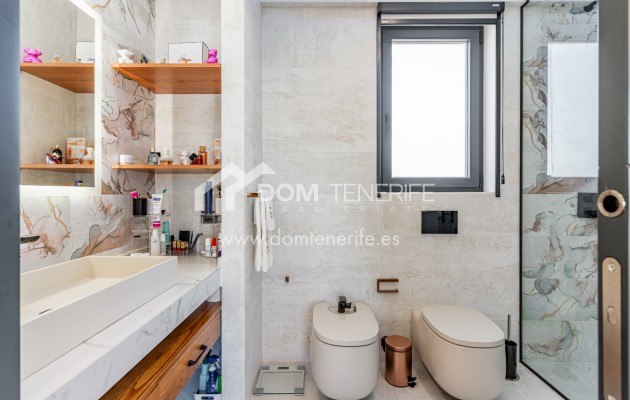 Venta - Chalet independiente -
Adeje - El Madroñal
