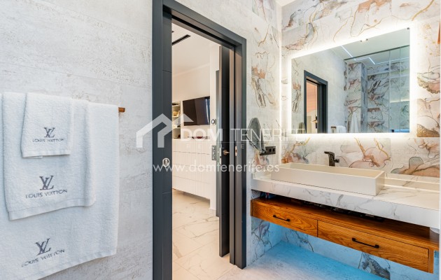 Venta - Chalet independiente -
Adeje - El Madroñal
