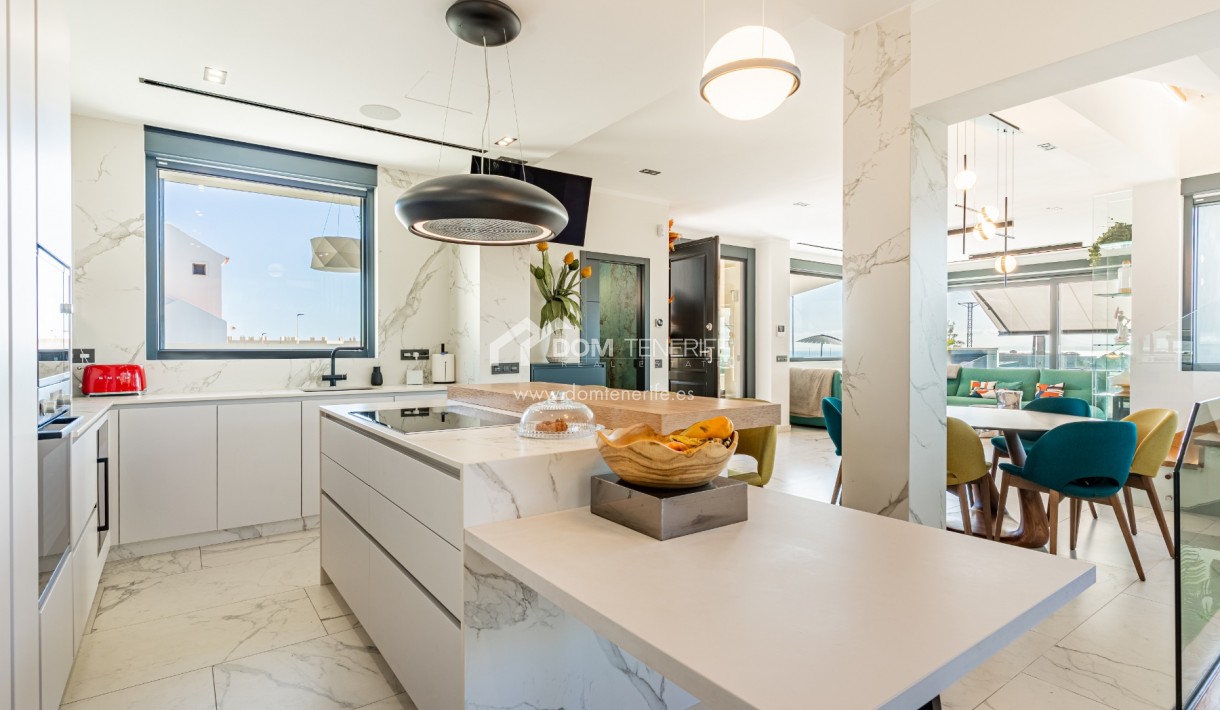 Venta - Chalet independiente -
Adeje - El Madroñal