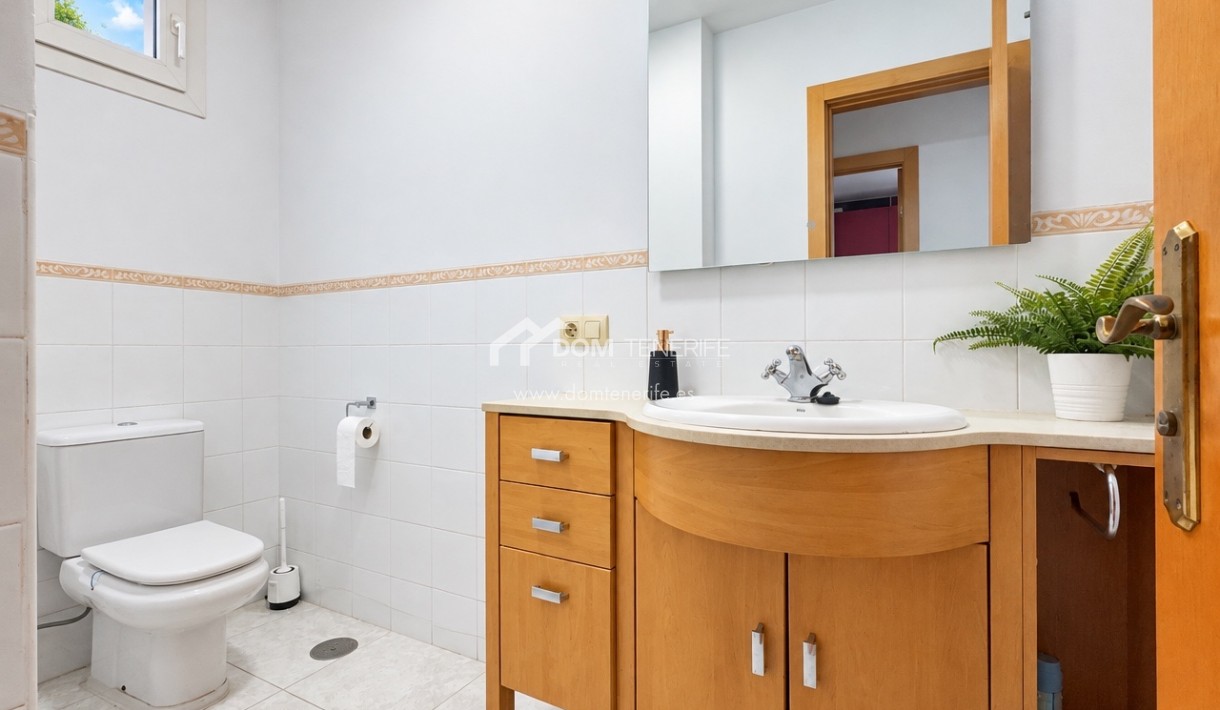 Maison de ville Roque del Conde: salle de bains – maison de ville à vendre à Roque del Conde, Tenerife