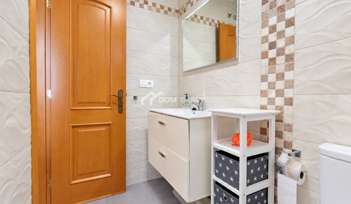 Maison de ville Roque del Conde: salle de bains – maison de ville à vendre à Roque del Conde, Tenerife
