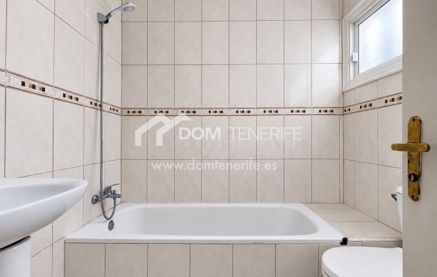 Apartment Golf del Sur: bathroom – apartment for sale in Golf del Sur, Tenerife
