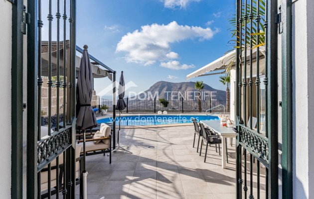 Villa Chayofa: terraza – villa en venta en Chayofa, Tenerife