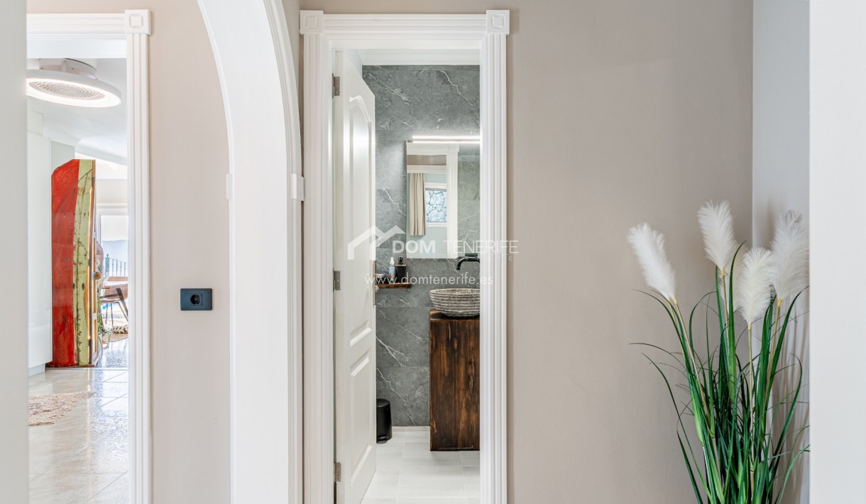 Villa Chayofa: distribuidor – villa en venta en Chayofa, Tenerife