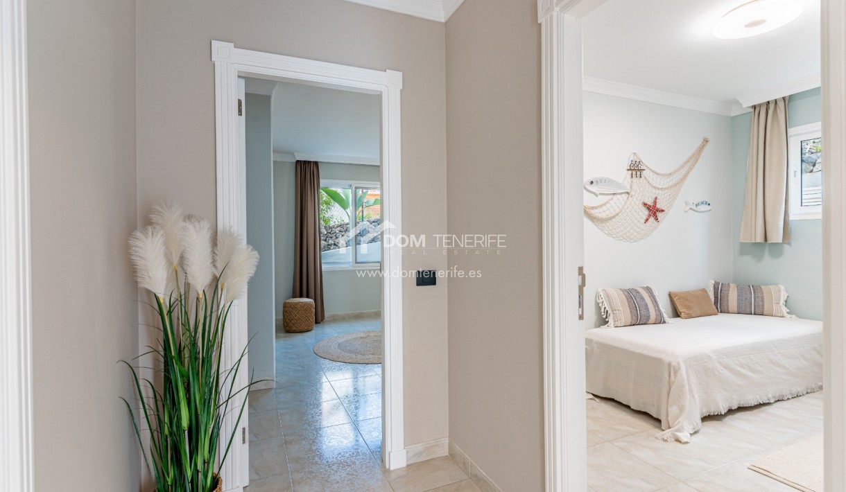Villa Chayofa: distribuidor – villa en venta en Chayofa, Tenerife