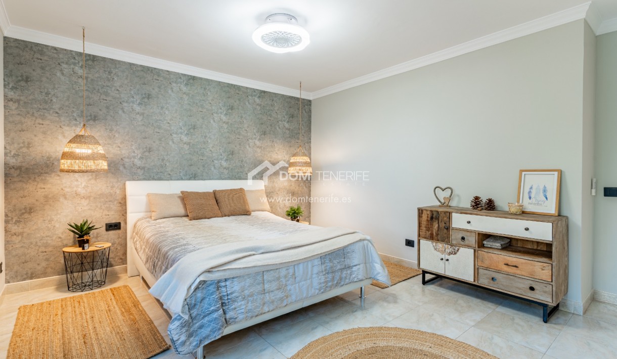 Villa Chayofa: dormitorio – villa en venta en Chayofa, Tenerife