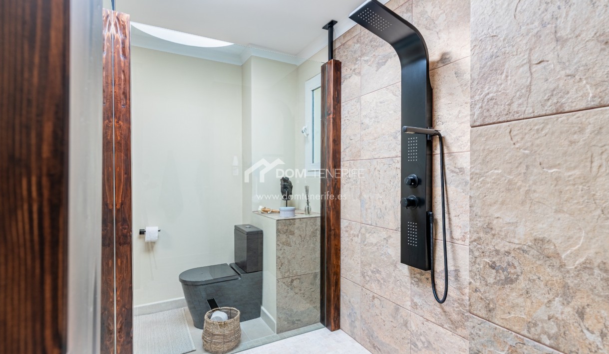 Villa Chayofa: baño – villa en venta en Chayofa, Tenerife