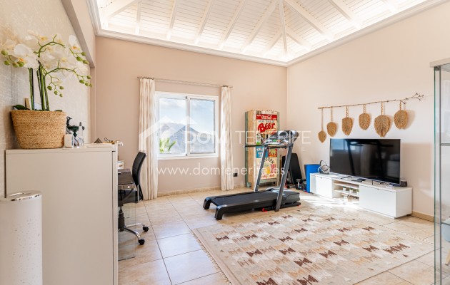Villa Chayofa: salón – villa en venta en Chayofa, Tenerife