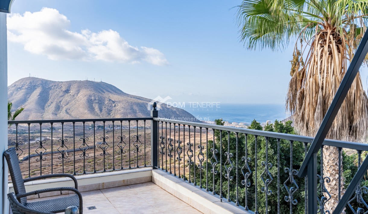 Villa Chayofa: terraza – villa en venta en Chayofa, Tenerife