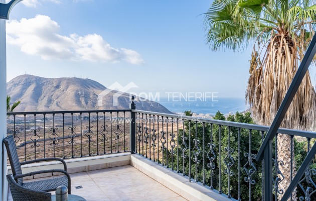 Villa Chayofa: terraza – villa en venta en Chayofa, Tenerife