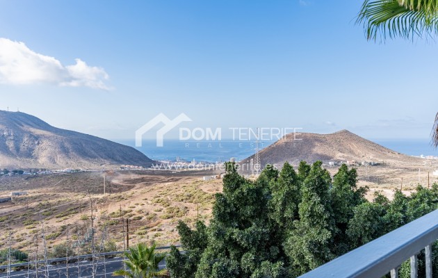 Villa Chayofa: terraza – villa en venta en Chayofa, Tenerife