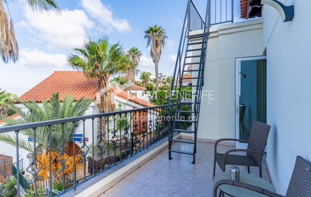 Villa Chayofa: terraza – villa en venta en Chayofa, Tenerife