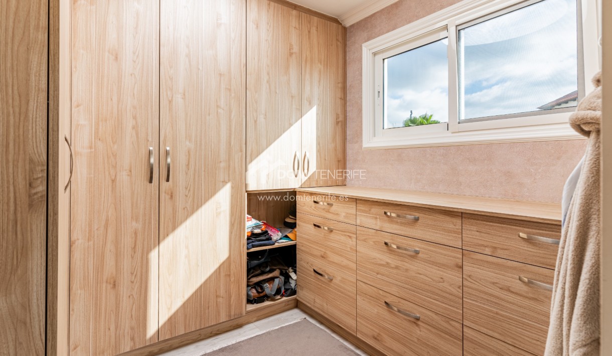 Villa Chayofa: interior – villa en venta en Chayofa, Tenerife
