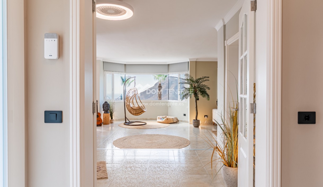 Villa Chayofa: distribuidor – villa en venta en Chayofa, Tenerife